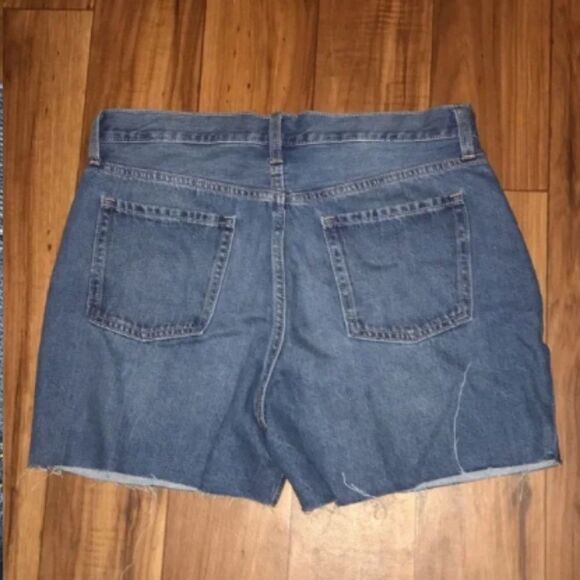 Women's Old Navy Distressed Jean Shorts - Picture 9 of 12